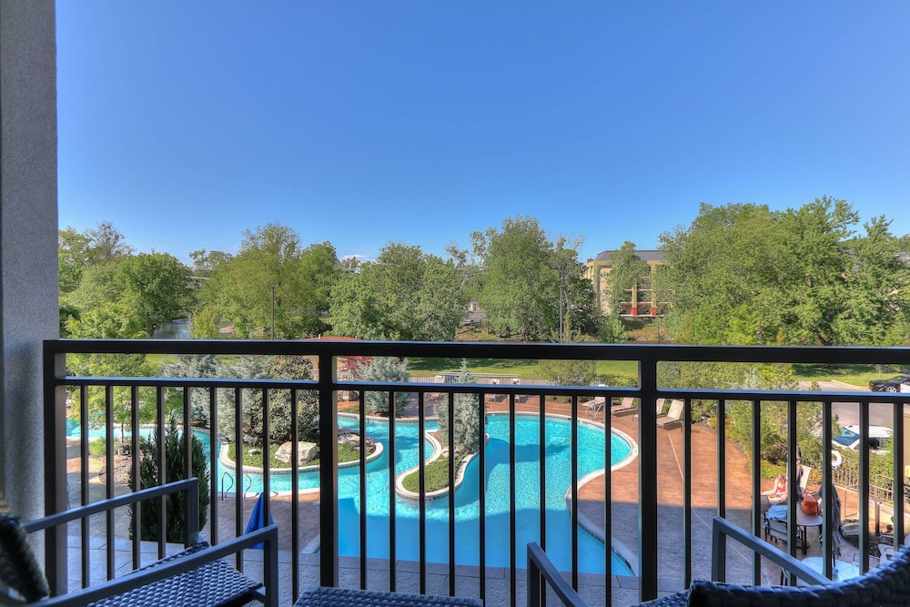 Courtyard Pigeon Forge 36/82