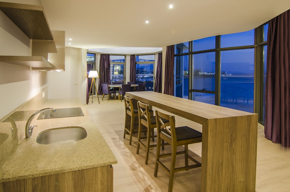 Ladies Beach Residence Hotel 59/68