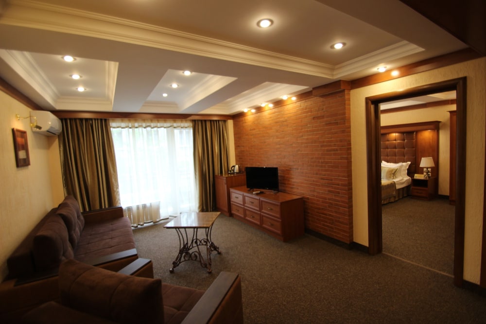 Uyut Hotel 50/69