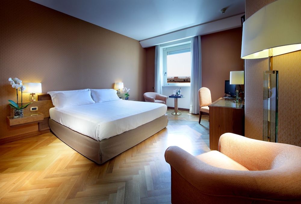 STANDARD, DOUBLE OR TWIN BED