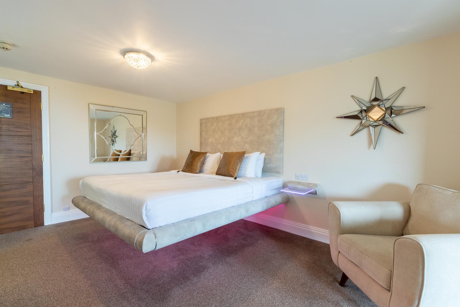 Suite, Hot Tub