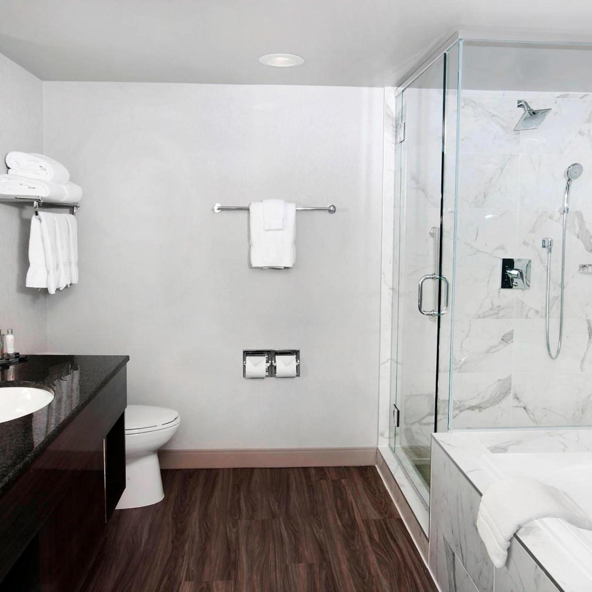 جناح رئاسي جونيور مع أريكة، Niagara Falls Marriott on The Falls 3/4