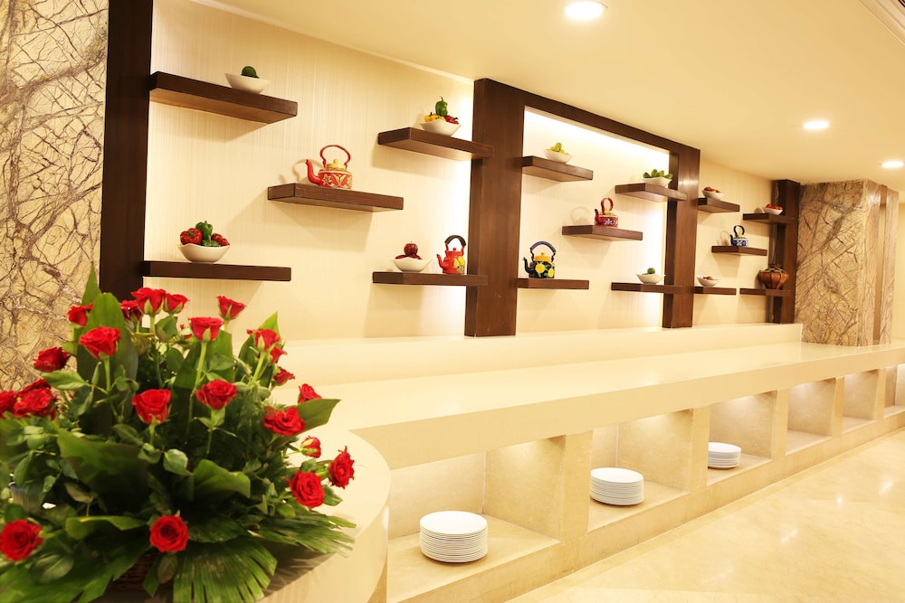 GOLDEN TULIP JAIPUR 5/50