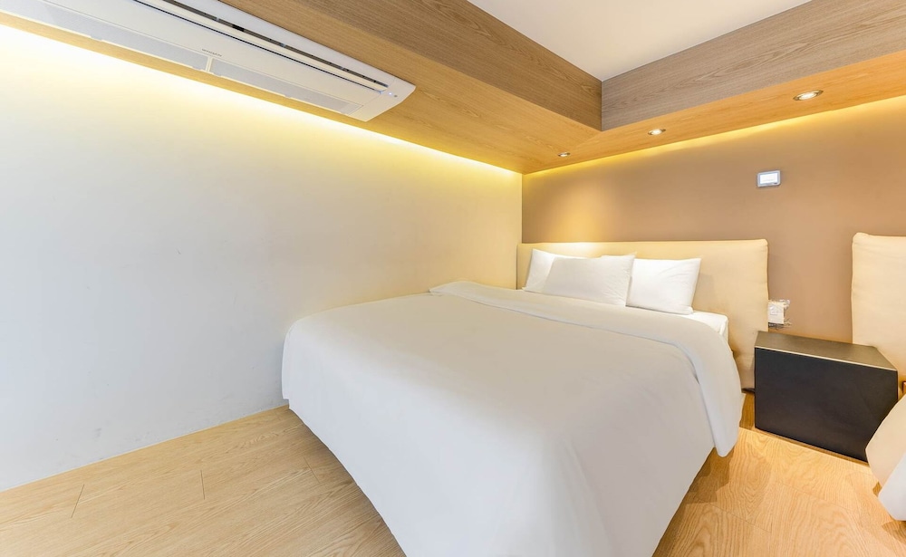 Connected Hotel Guro 33/64
