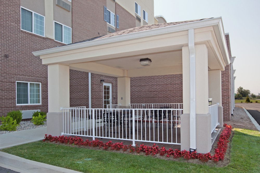 Candlewood Suites Louisville North 4/67