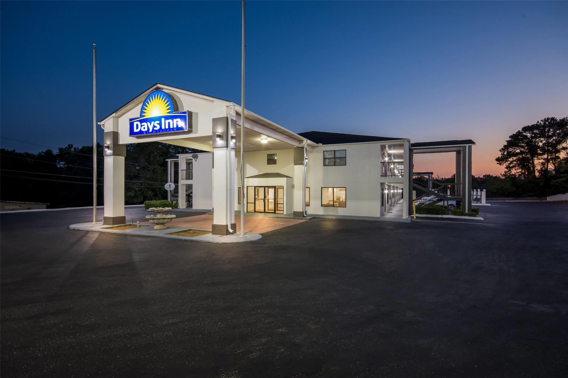 Days Inn by Wyndham Enterprise 22/26