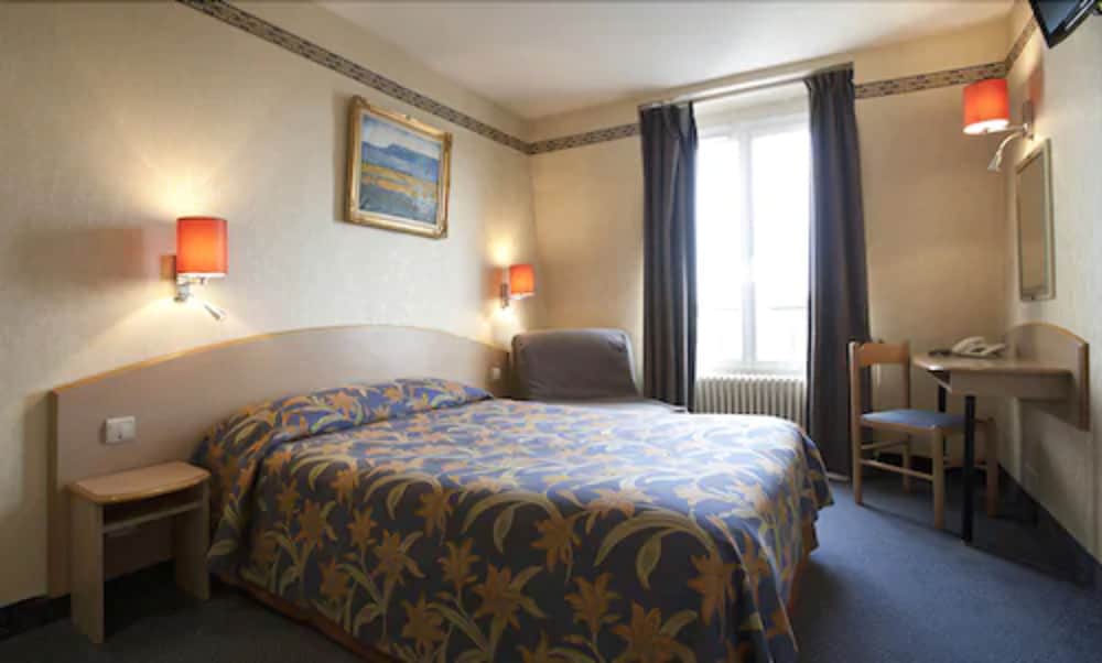 Adjoining, 2 Double Beds