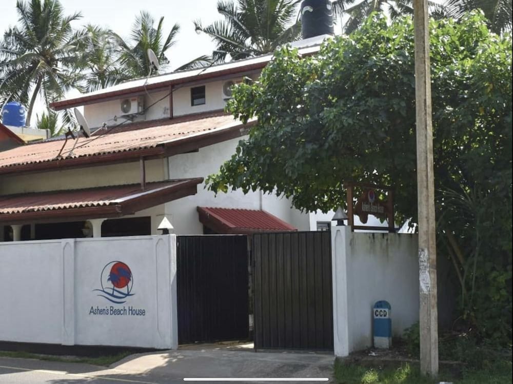 Ashens Beach House 2/50