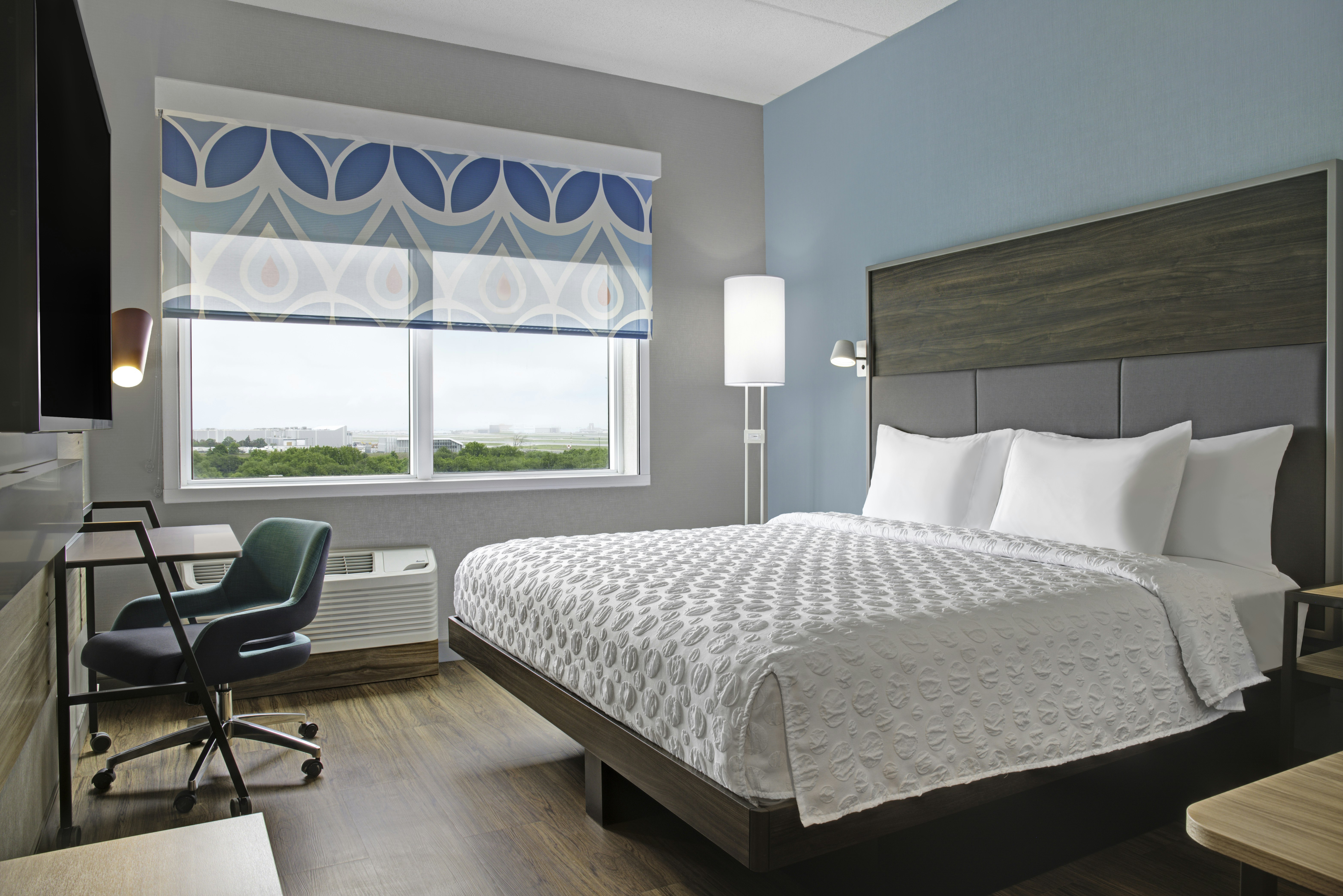 ROOM, KING BED