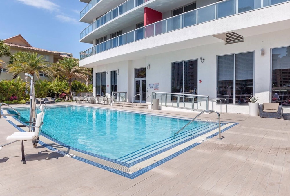 Beachwalk Elite Hotels Resorts 7/50
