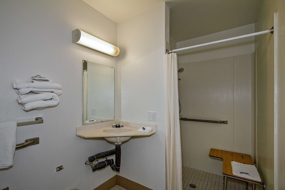 Motel6 Green Bay, WI 19/36