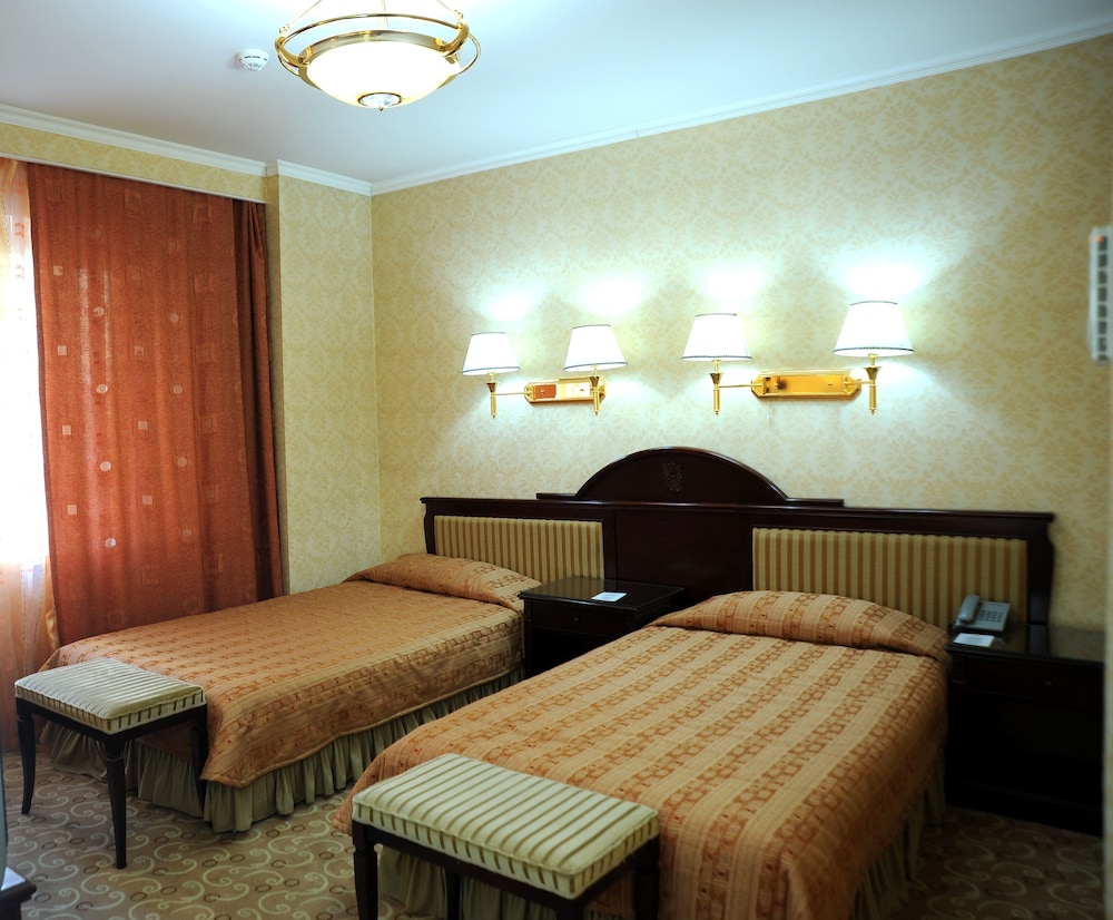 G Empire Hotel 46/66