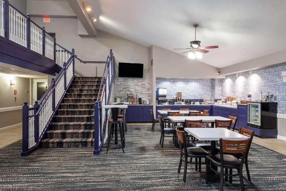 Americinn By Wyndham Peoria 45/59