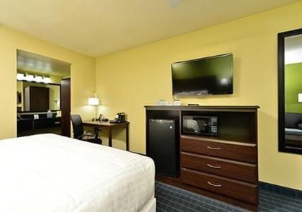 غرفة قياسية بسرير كينج يُسمح فيها بالحيوانات الأليفة، Quality Inn Needles, CA 2/5