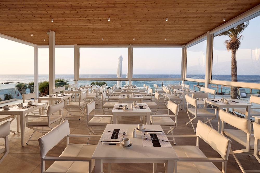 Dimitra Beach Hotel and Suites 62/76