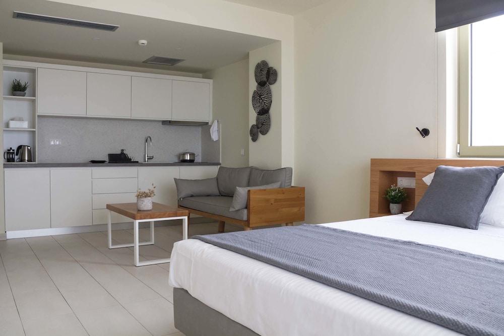 Kyma Suites 8/42