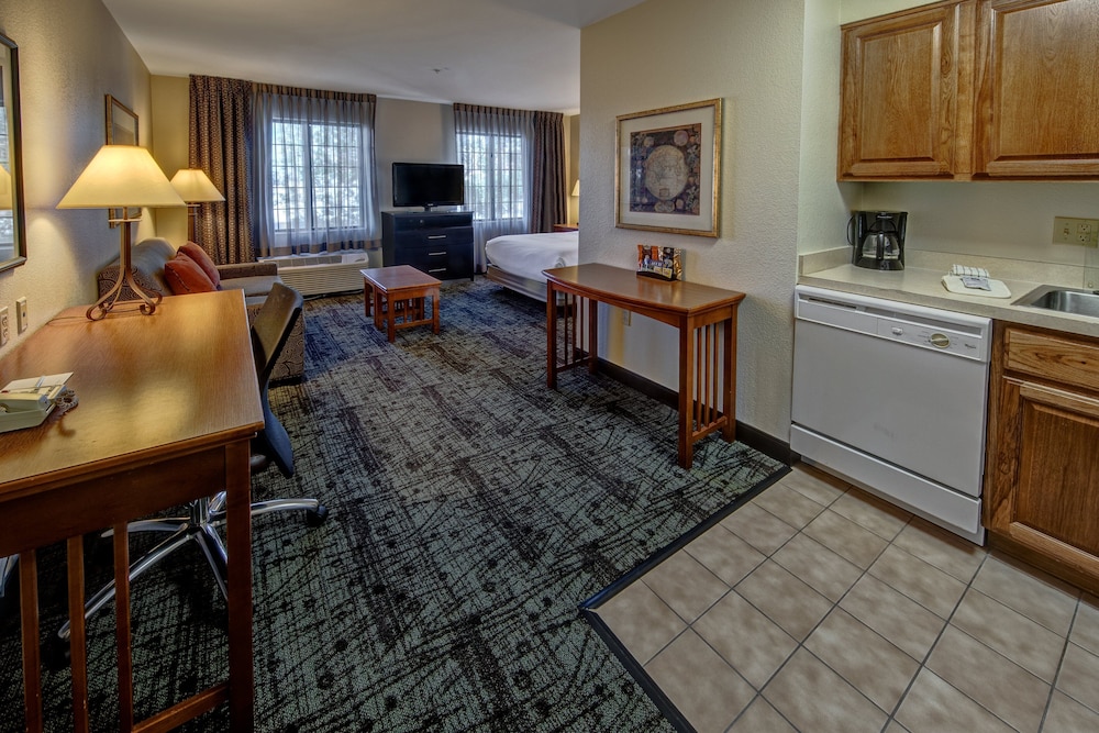 Staybridge Suites Denver - Cherry Creek 40/60