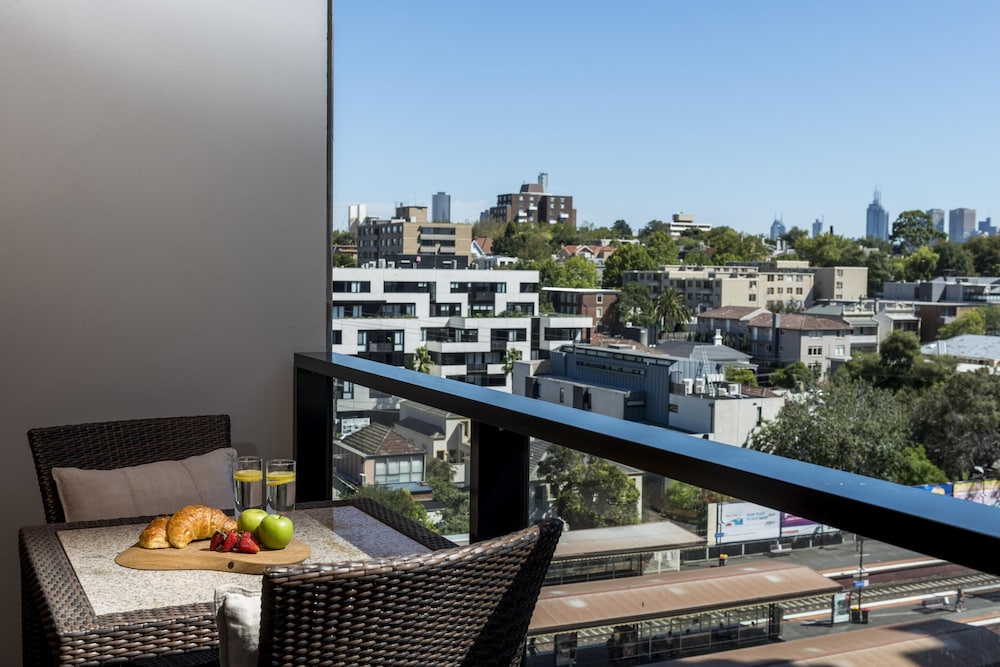 Oaks Melbourne South Yarra Suites 26/44