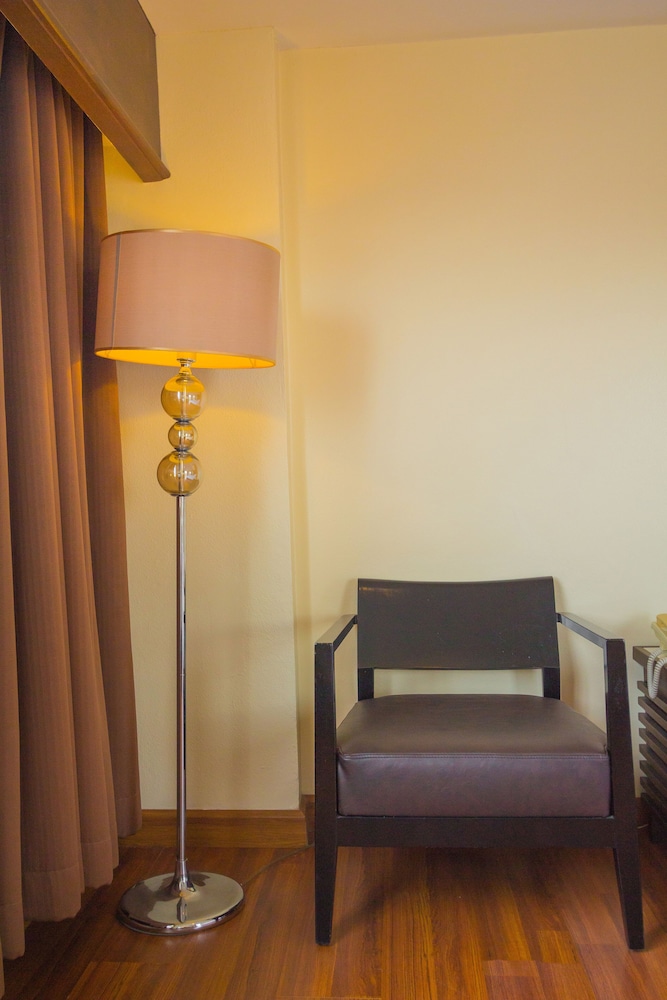 Mayflower Grande Hotel Chiang Mai 27/47