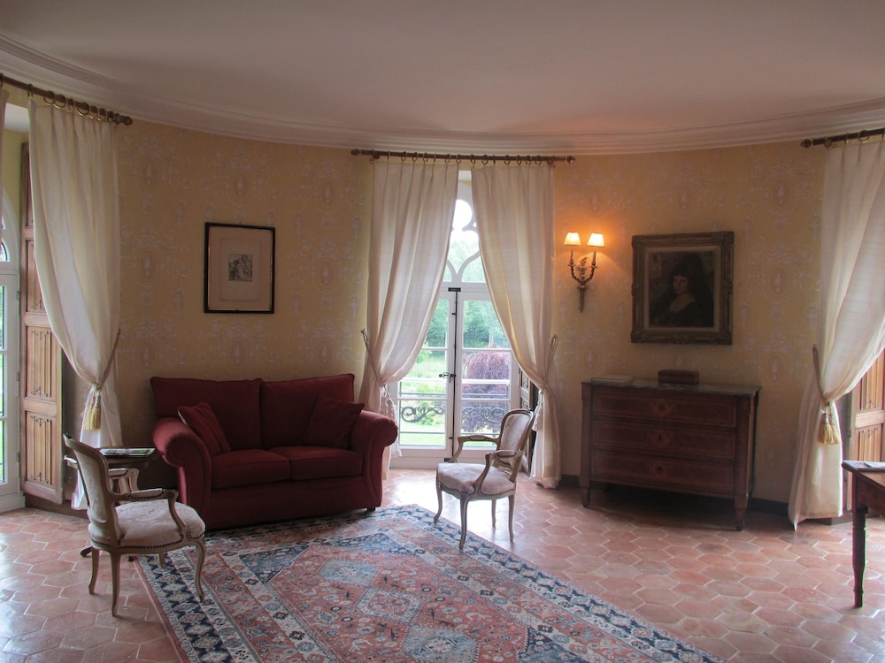 Chateau De Vauloge 14/30