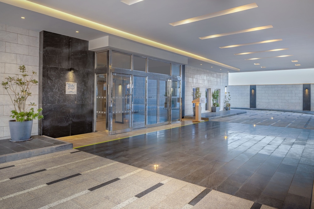 فور بوينتس شيراتون كورنيش جدة(Four Points by Sheraton Jeddah Corniche) 20/50