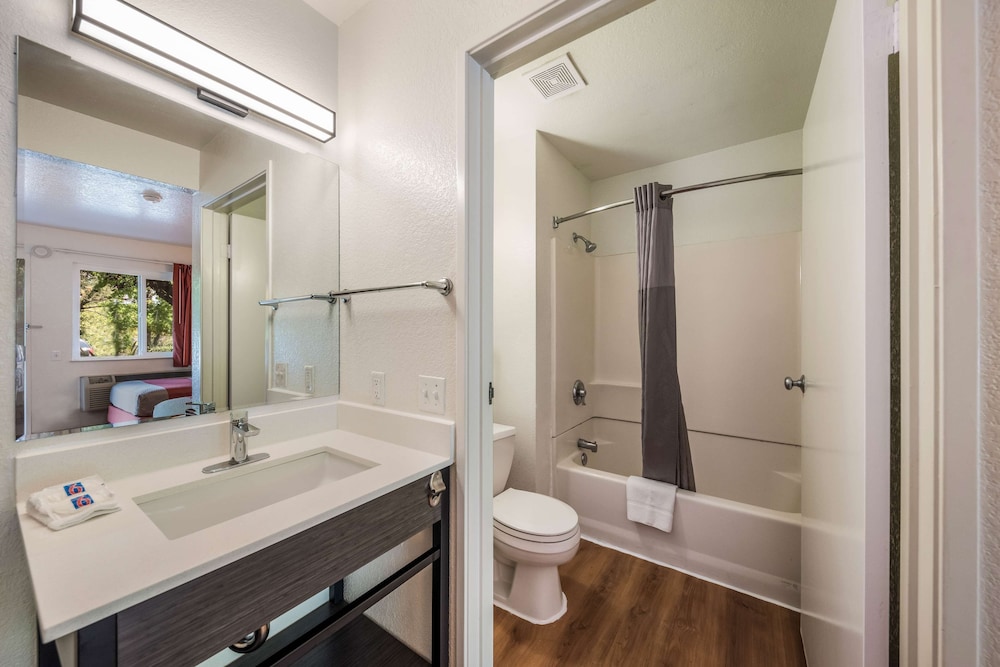Motel6 Rohnert Park, CA 28/60
