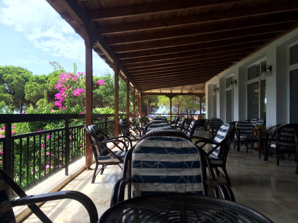 Irinna Hotel 18/31