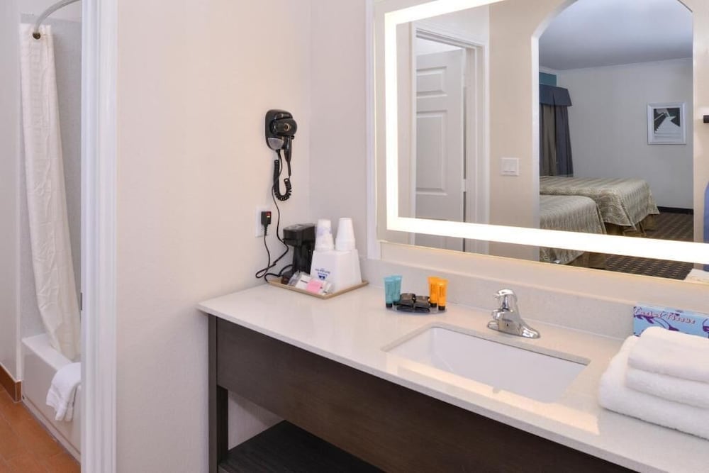 Americas Best Value Inn & Suites Houston NW 34/36