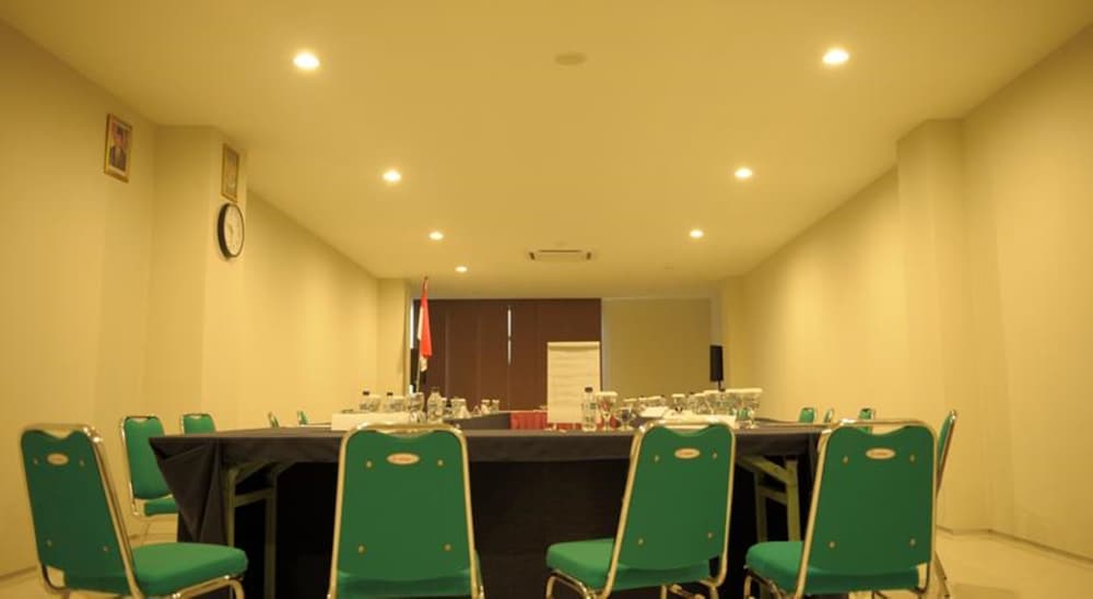 Lombok Plaza Hotel Convention 38/41