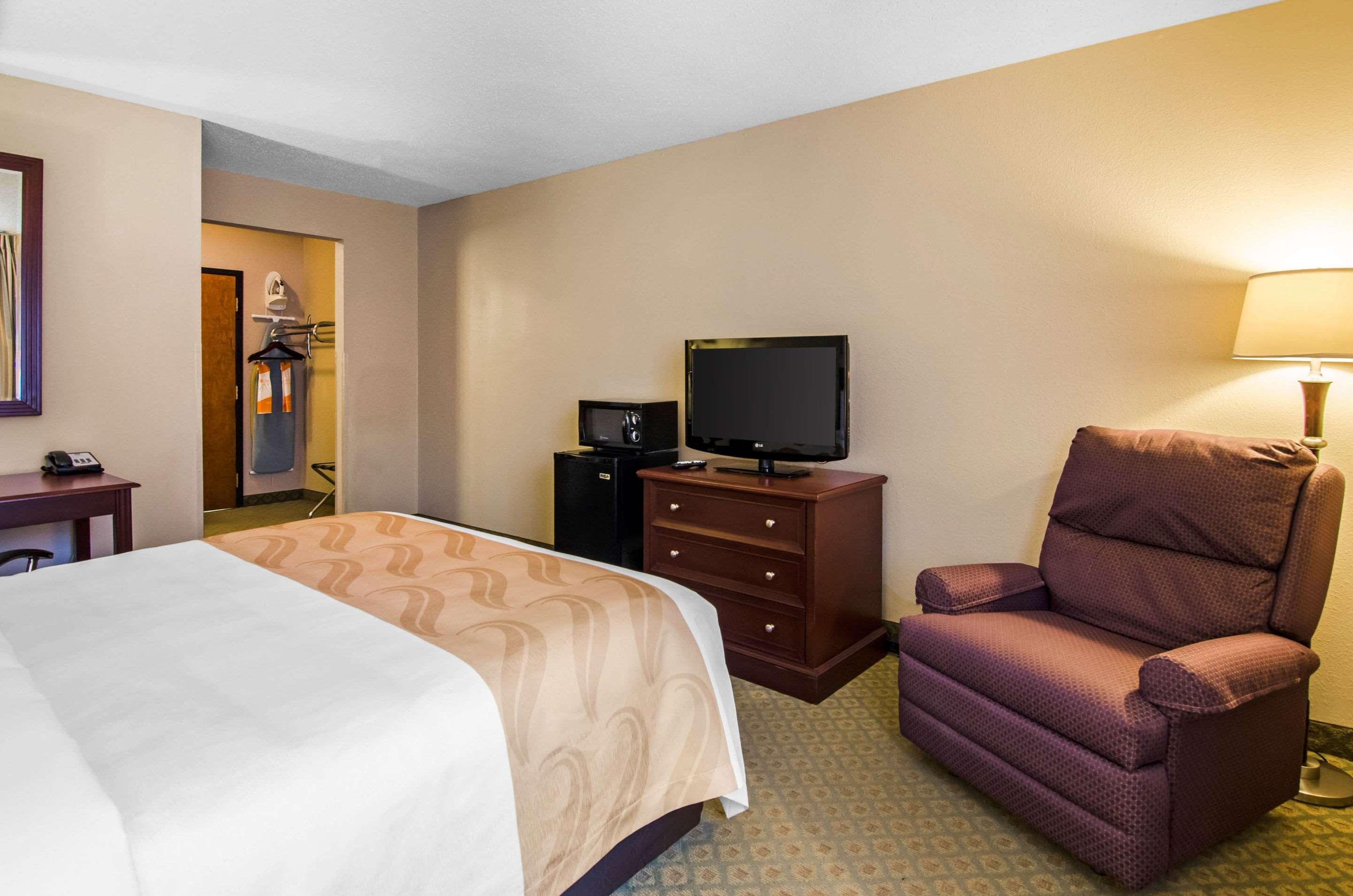 غرفة بسرير كوين لذوي الإعاقة، Quality Inn Summersville 3/5