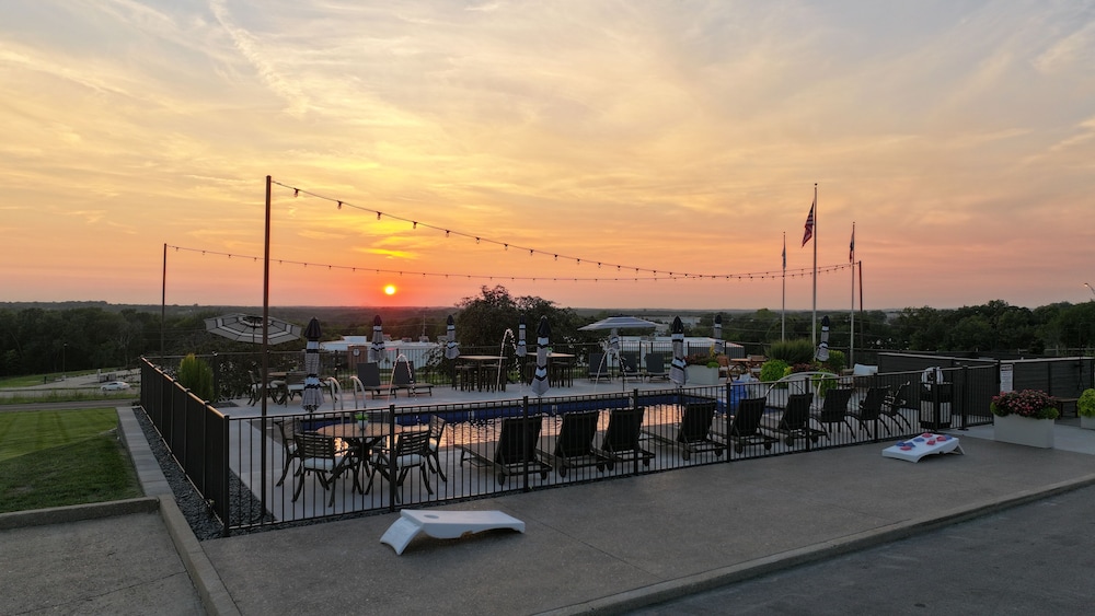 PINEMARK Inn Suites Events 40/50