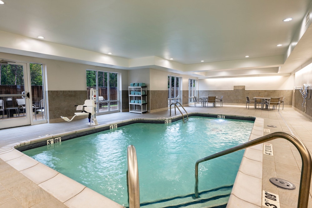 Fairfield Inn & Suites St. Louis Chesterfield 16/23