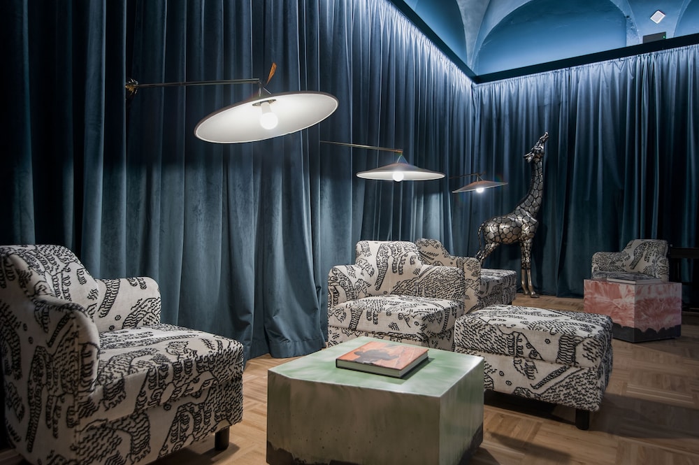 Hotel Number Nine 42/60