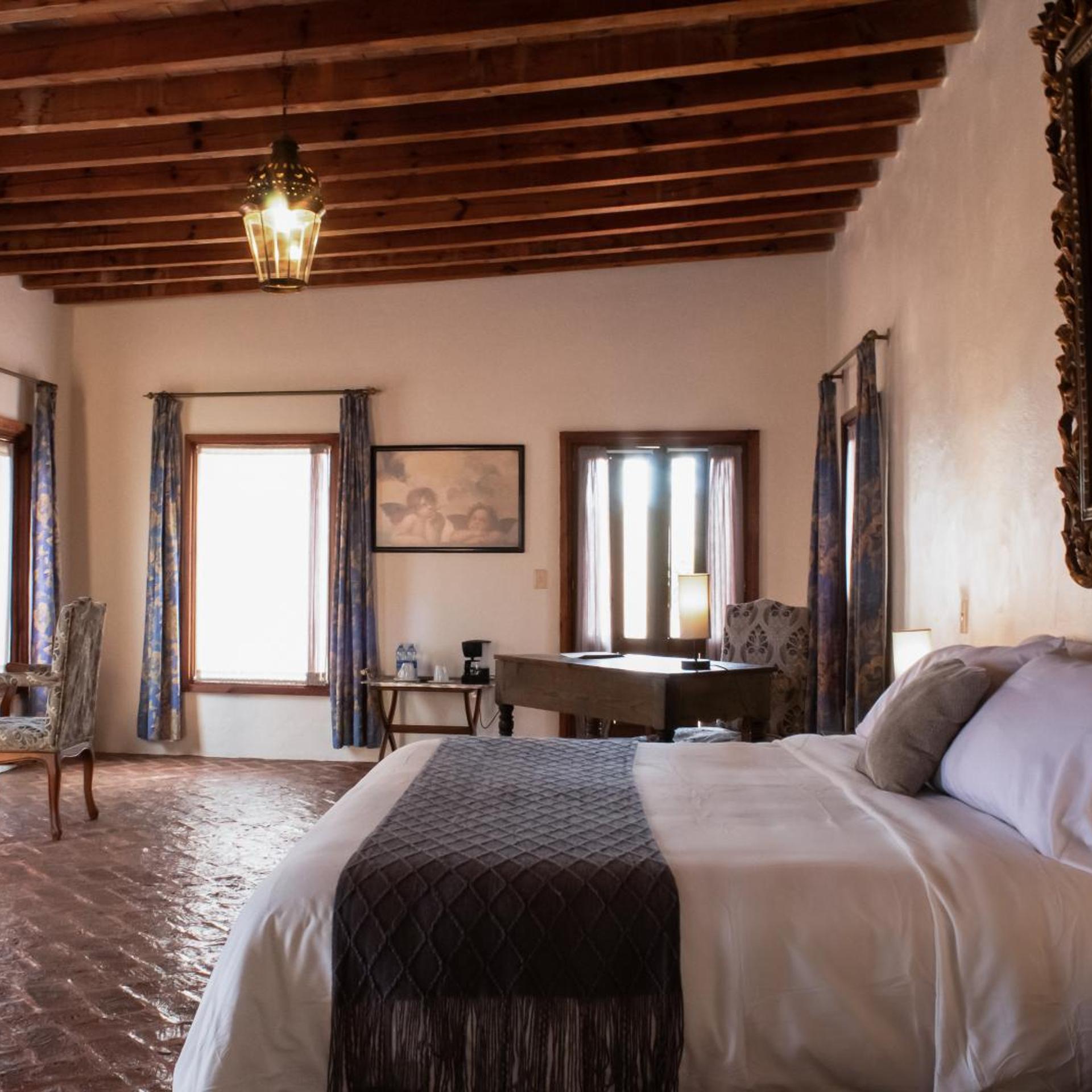 Deluxe, Suite, King Bed
