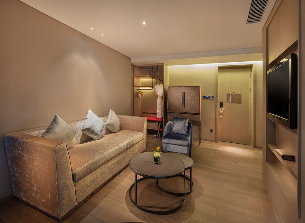 Grand Bay Hotel Zhuhai 3/50