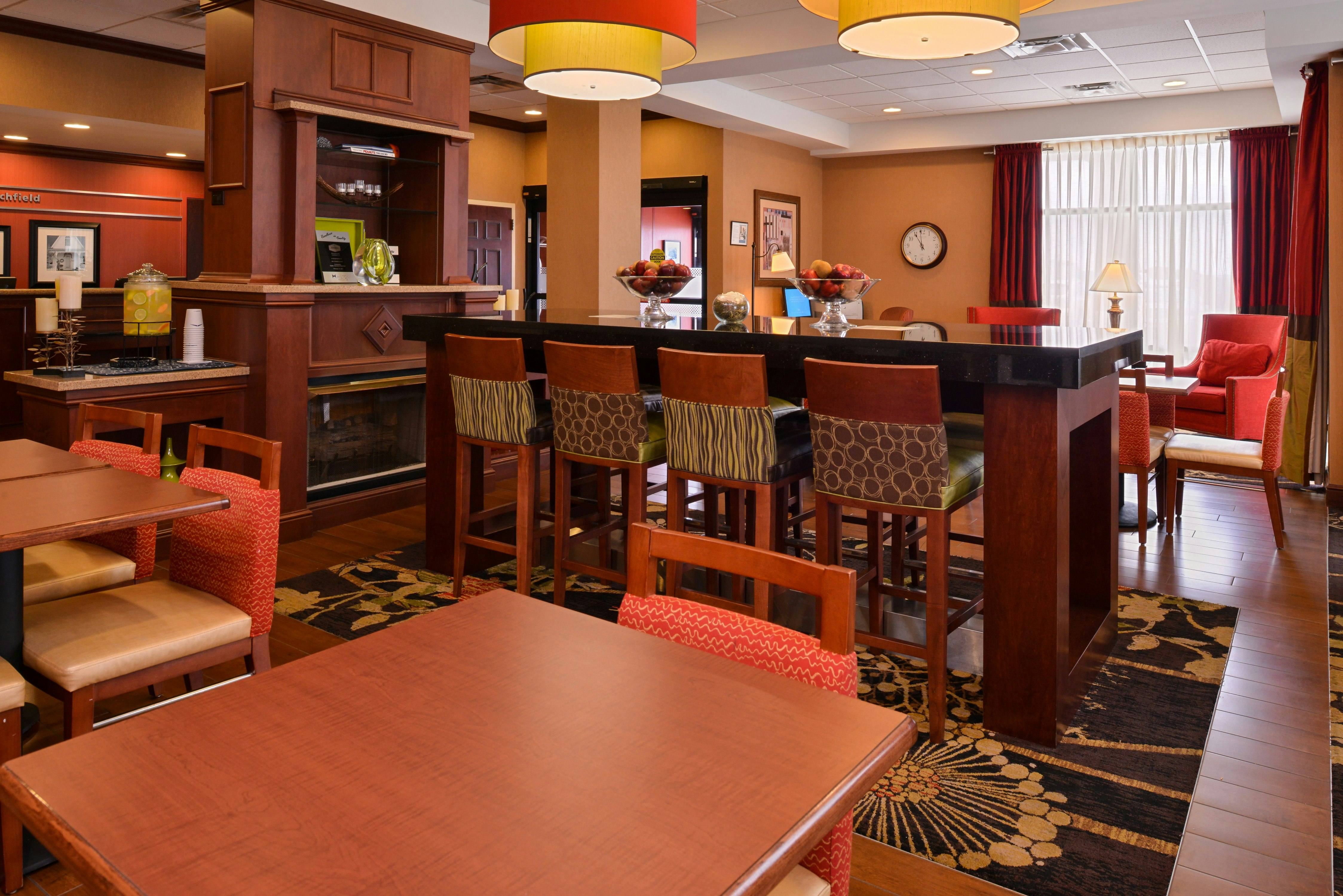 Hampton Inn Litchfield 12/21