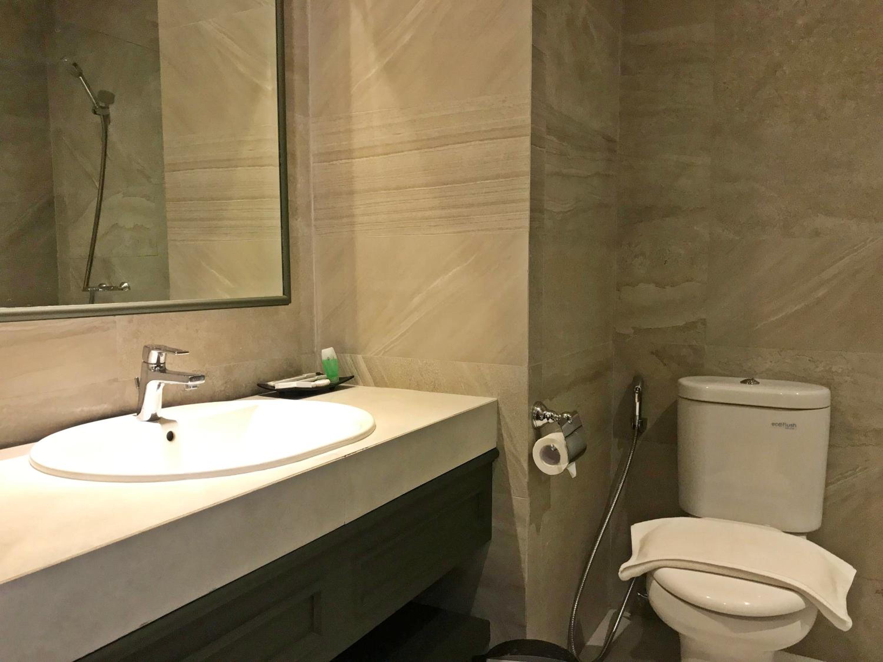 Hotel Shalva Jakarta 48/50