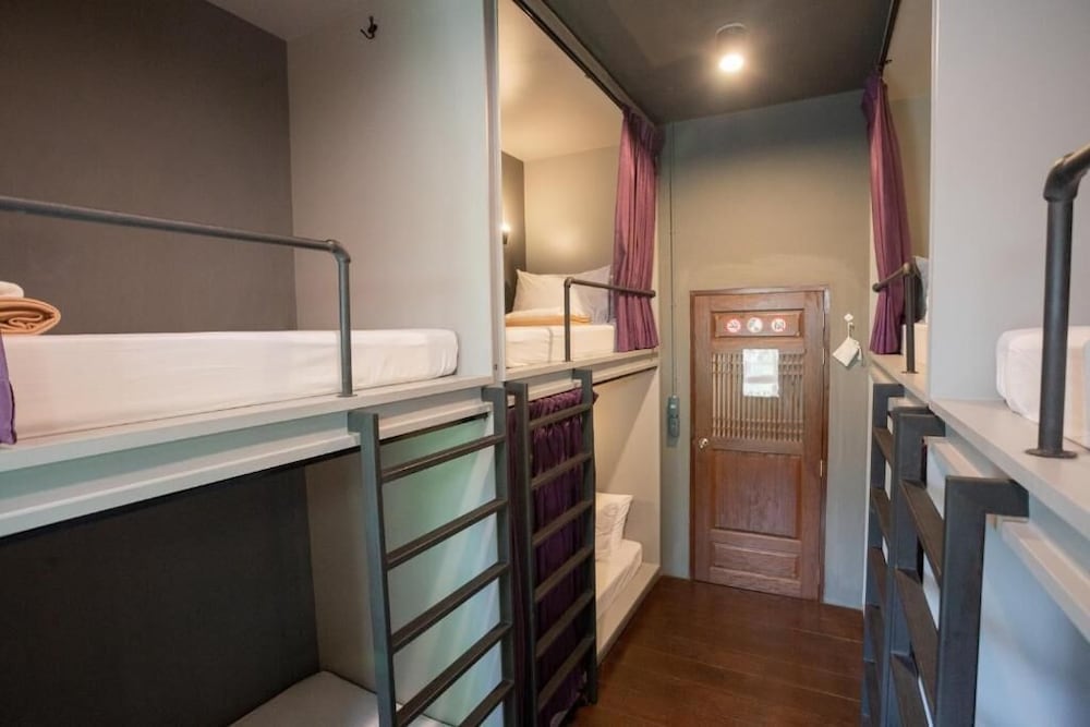 Mixed Dorm, Shared