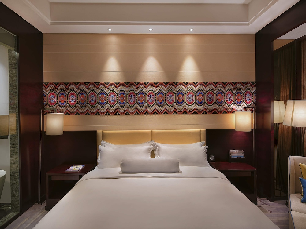 Movenpick Hotel Enshi 11/67