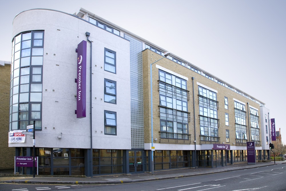 Premier Inn London Kew Bridge in LONDON