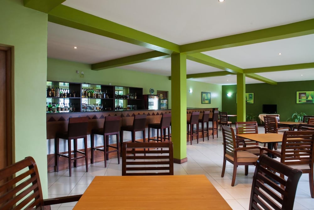 GORILLAS LAKE KIVU HOTEL 24/49