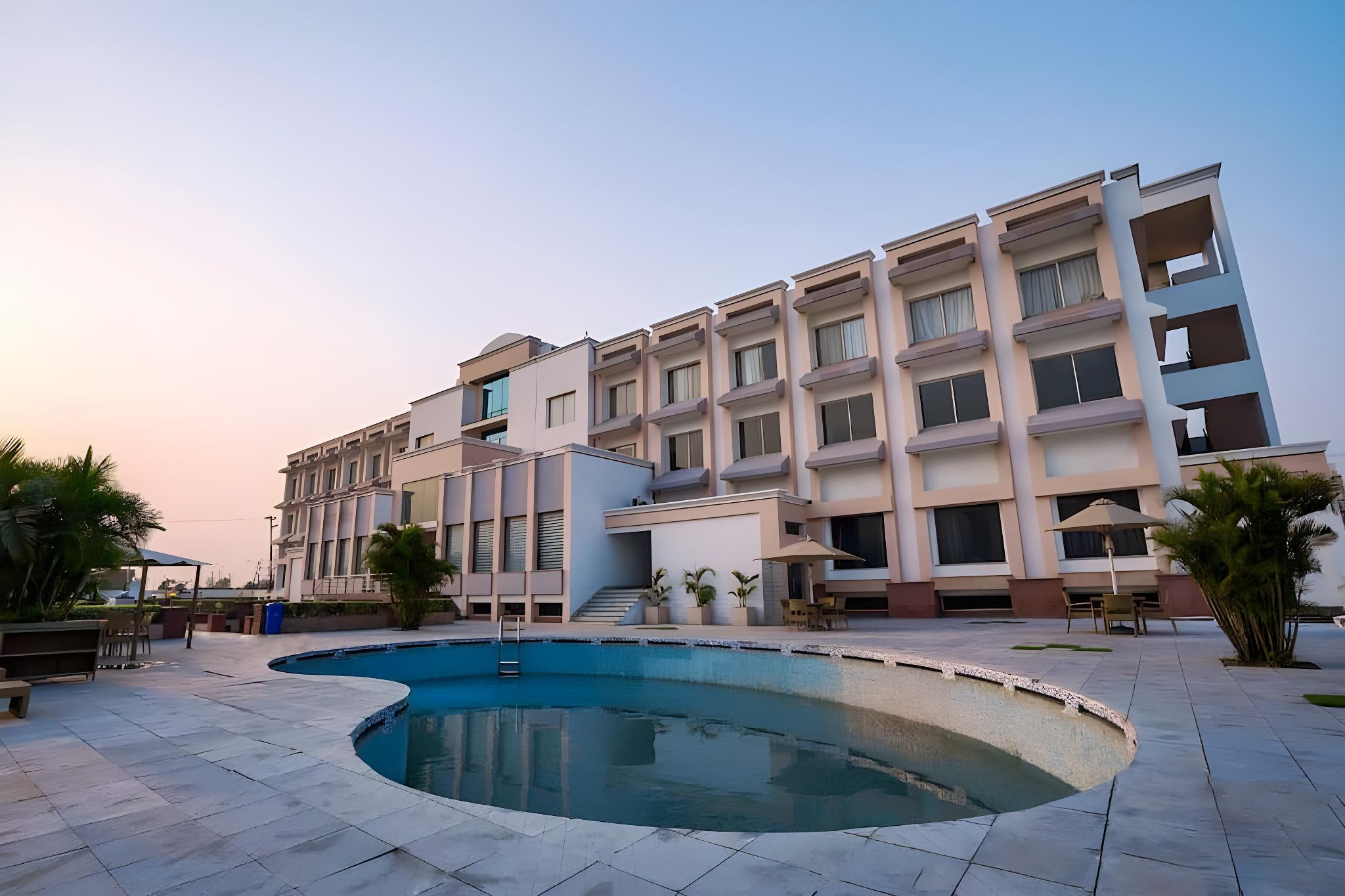 Hotel Sobti Continental 6/29