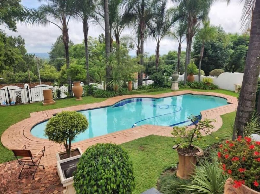 Waterkloof Mansion Boutique Hotel 22/26
