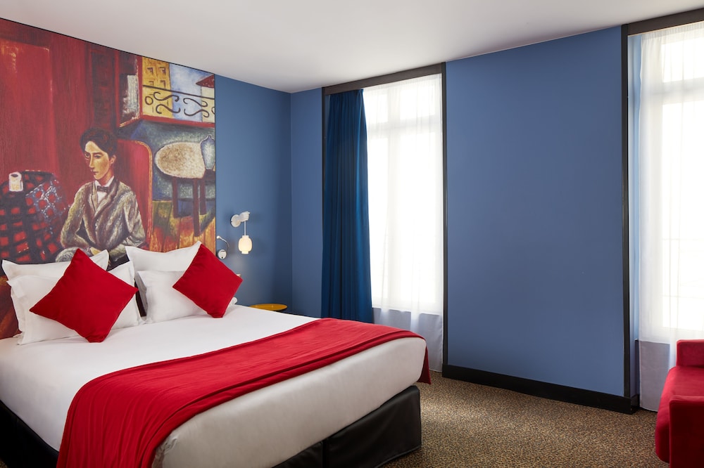 SUPERIOR, QUEEN BED