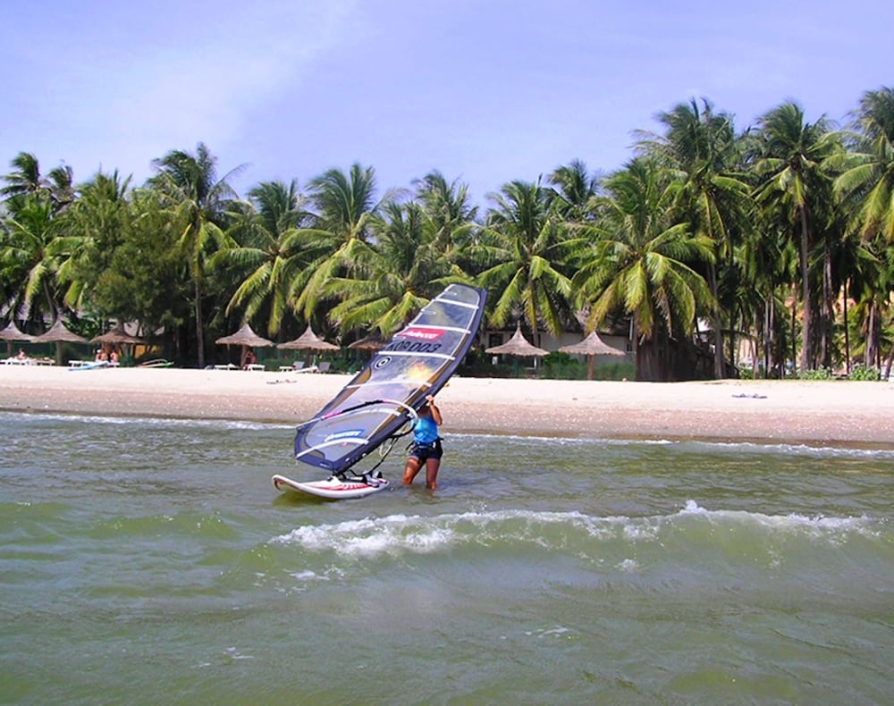 Canary Beach Resort 36/37