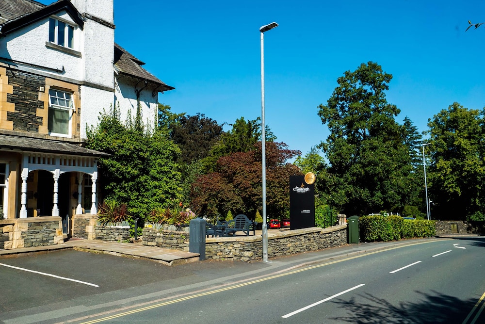 Cranleigh Boutique 37/46