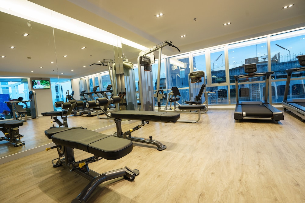 New Season Square Hotel 26/39