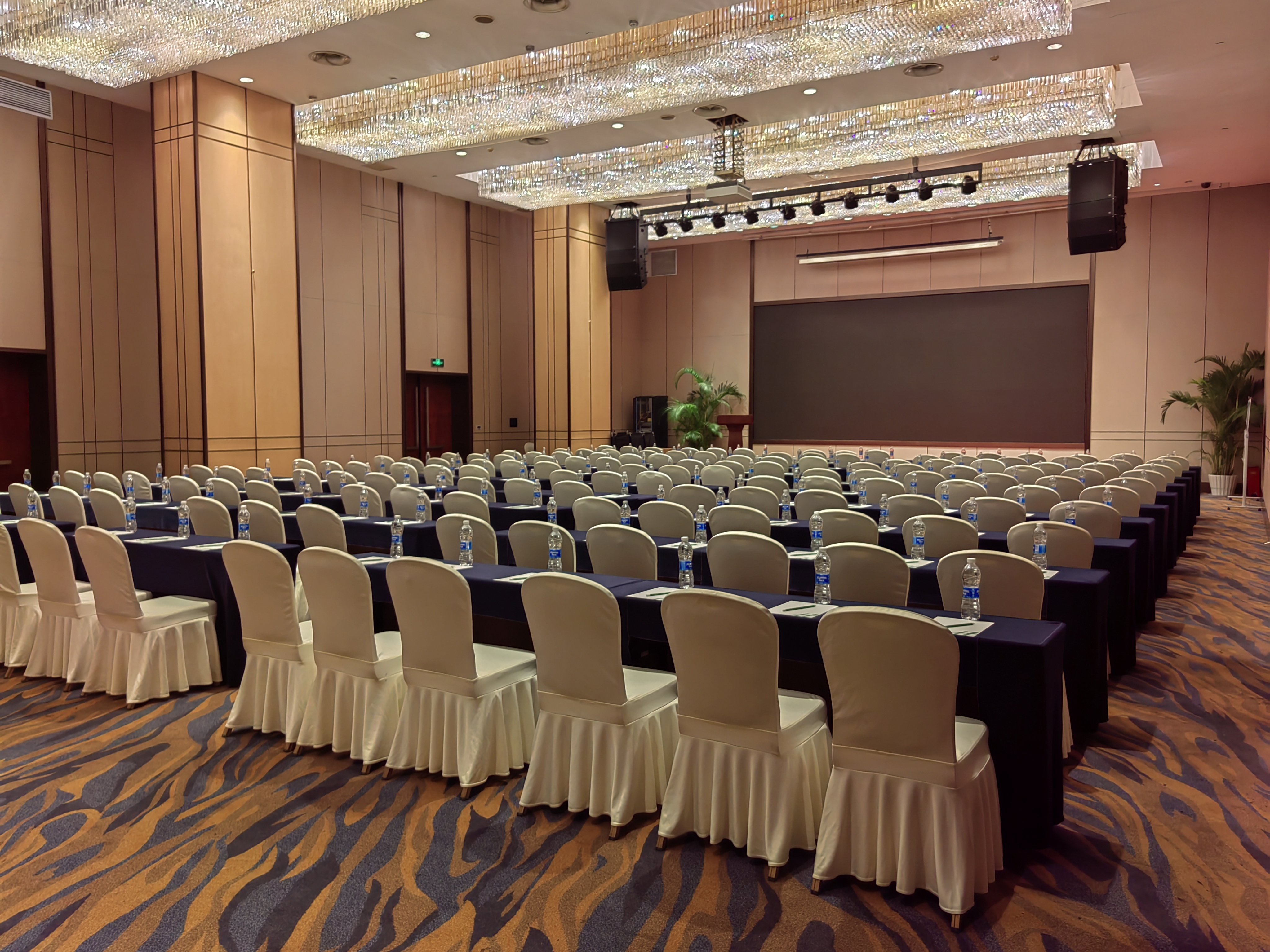 Holiday Inn Hangzhou Xiaoshan 48/50