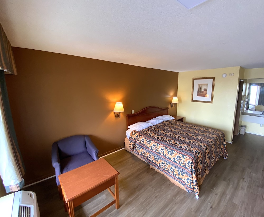 Red Roof Inn & Suites Monroe, NC 9/19