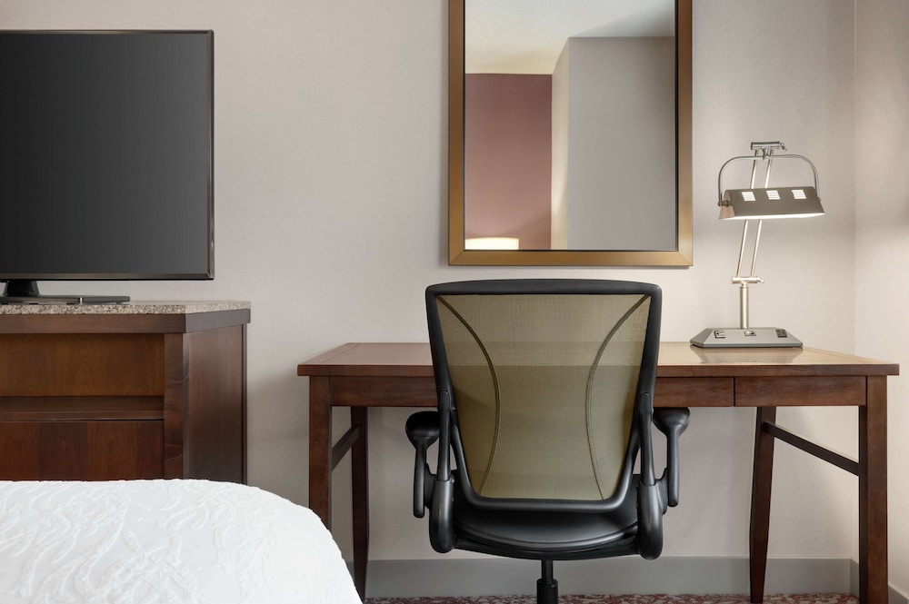 Hilton Garden Inn Louisville Downtown 85/87